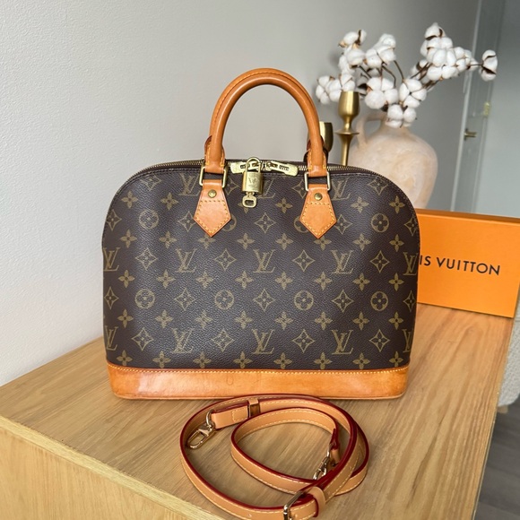 ✅AUTHENTIC✅LOUIS VUITTON ALMA PM - Picture 3 of 16